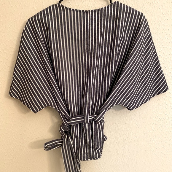 A New Day - button down v neck top with belt  Sz M - Picture 3 of 3